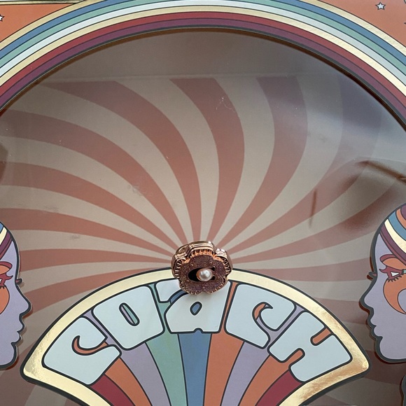 COACH Logo Ring Pearl Flower C Oversized Statement Rose Gold Sephora Kawaii Girl - Picture 3 of 5